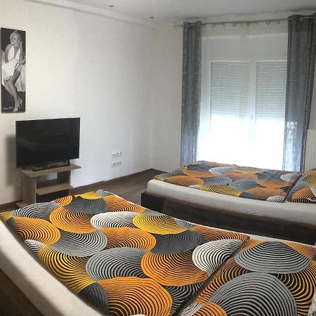 Nina Apartment Βίνερ Νόιστατ Εξωτερικό φωτογραφία