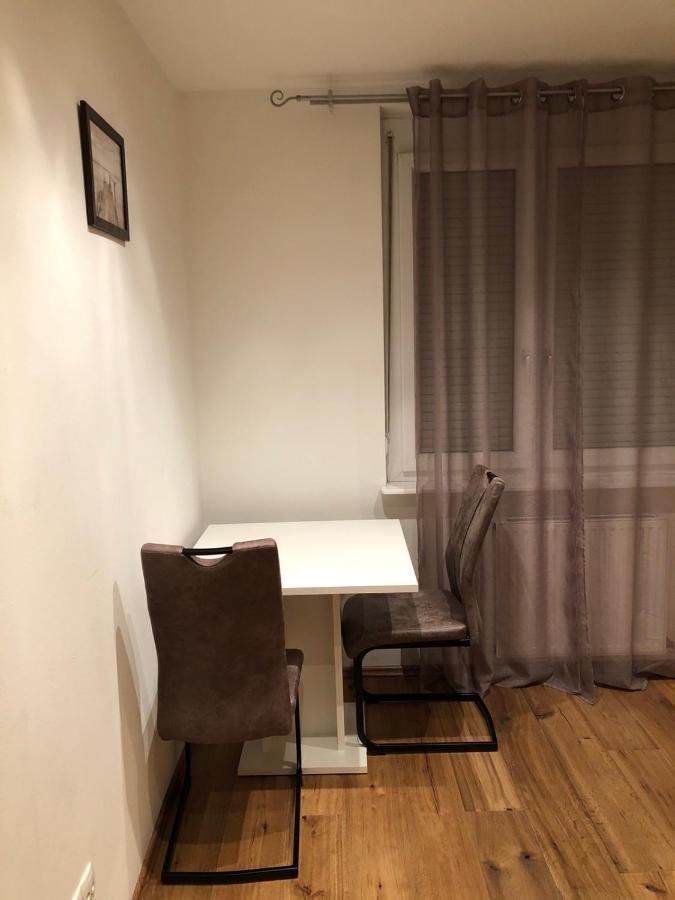 Nina Apartment Βίνερ Νόιστατ Εξωτερικό φωτογραφία